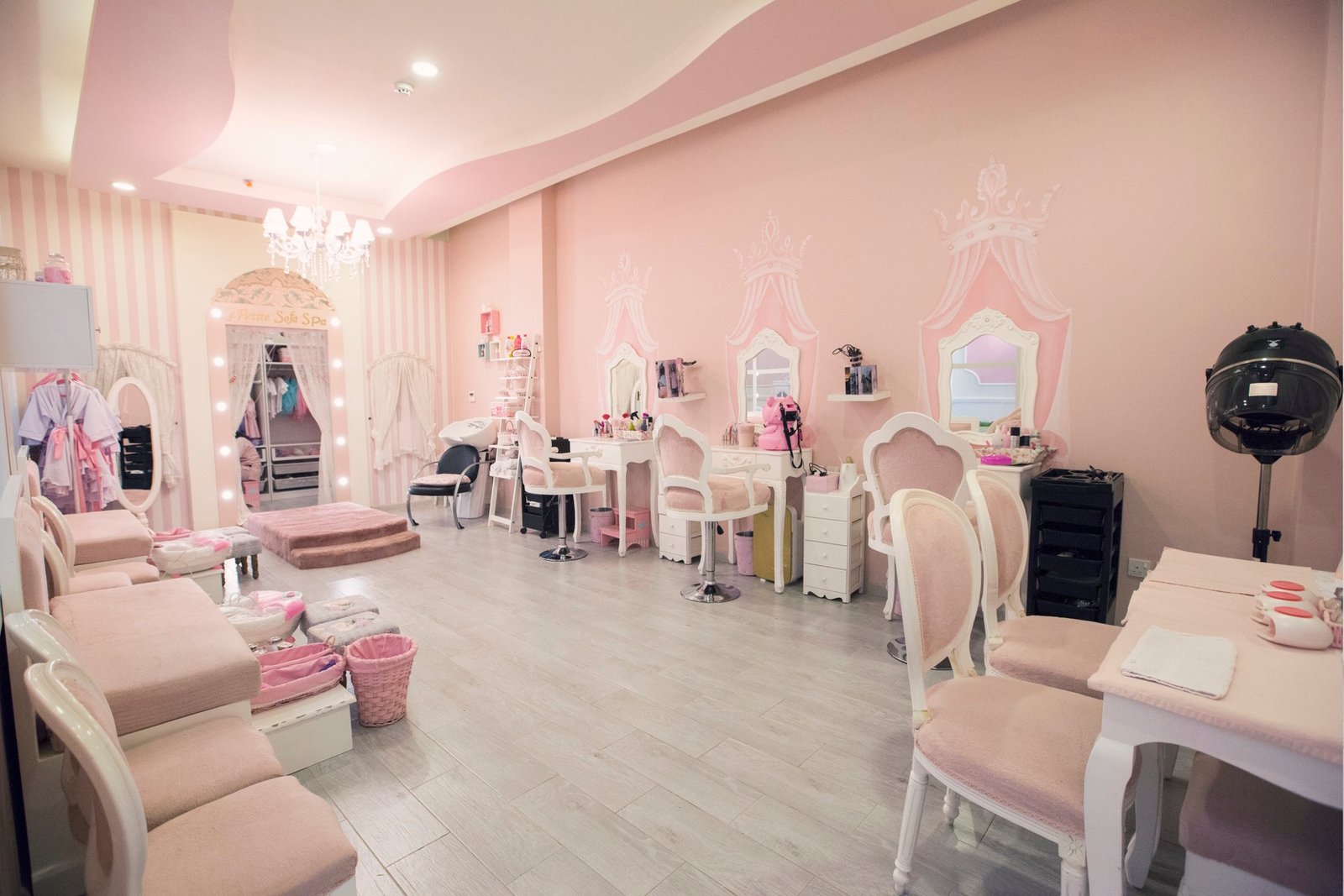 معرض لو بيتيت صوفا 13